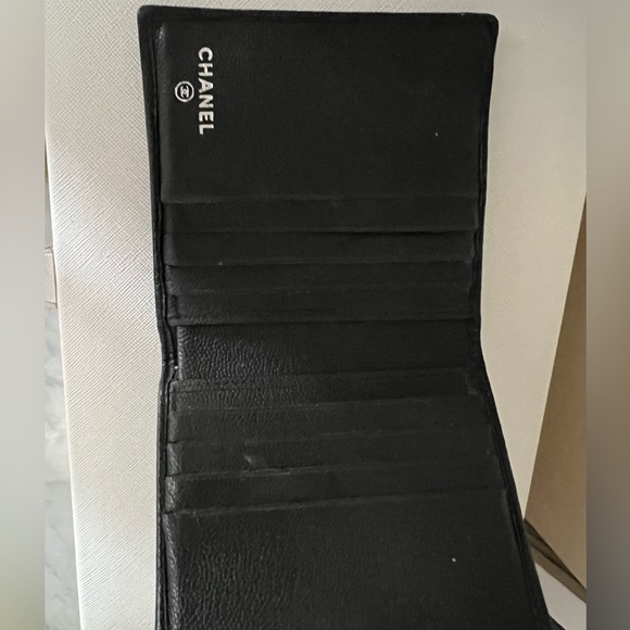 Chanel wallet 10 card slots - Picture 2 of 5